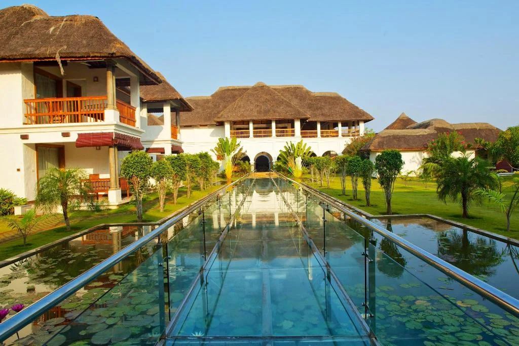 Accommodation at le resort